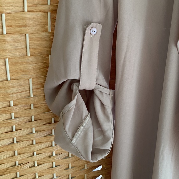 Suzy Shier - nude coverup - perfect for over a LBD or the office! Size S - Picture 3 of 7